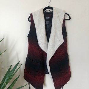 Sherpa black and red vest